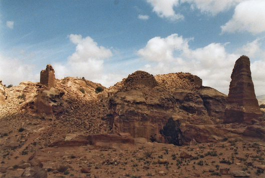 Vorschaubild Hoher Opferplatz mit Obelisken